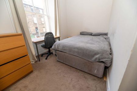 4 bedroom flat to rent - Photo 3