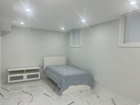 For Lease - 162 Mactier Drive, Vaughan, Ontario - Photo 2