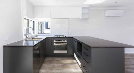 12 Betty Boyes Street, Wallaceville - Photo 3