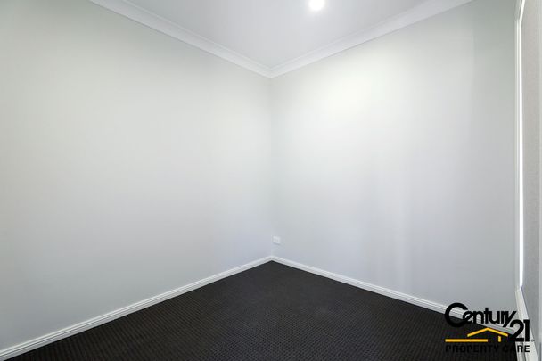 Beautiful Granny Flat with Extra Living Space&excl; - Photo 1