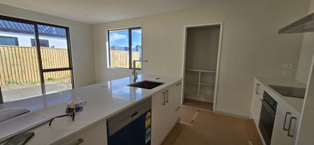 Brand new three bedroom home - Photo 5