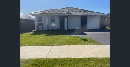 Welcome to another beautiful home at 13 Gallant Place Lochinvar! - Photo 3