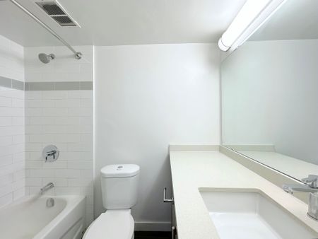 For Lease - 2575 Danforth Avenue Unit# 2109, Toronto, Ontario - Photo 5