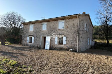 Location Maison 5 pièces 106m² LORGUES 83510 - Photo 5