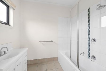 Townhouse In A Prime Location! - Photo 5