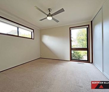 Stunning 5 Bedroom home! - Photo 5