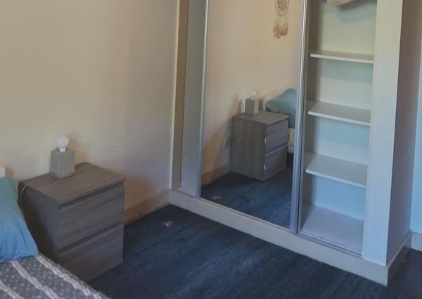 Alugo quarto no Funchal rua Dr Pita