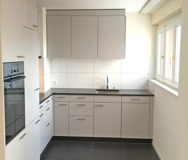 Modern and bright apartment in Regensdorf - Photo 2