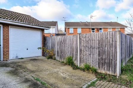 2 bedroom end of terrace house to rent - Photo 4