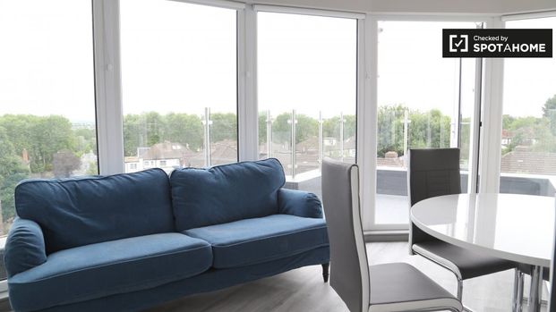 Rooms for rent in 5-bedroom apartment in Whitehall, Dublin - Photo 1