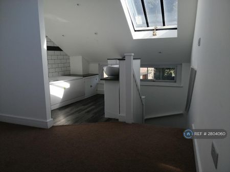 2 bedroom terraced house to rent - Photo 2