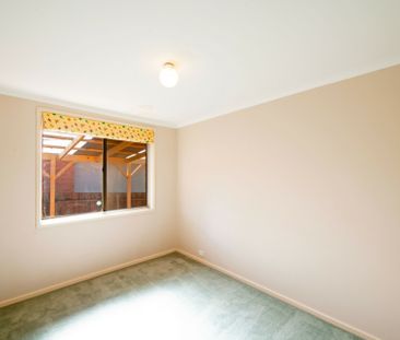 Three Bedroom Family Home - Photo 6