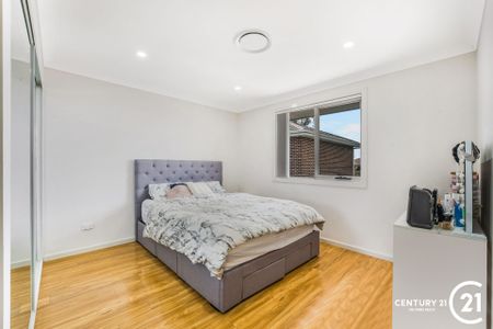 Immaculate Double Storey Townhouse - Photo 5