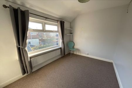 3 bedroom terraced house to rent - Photo 3