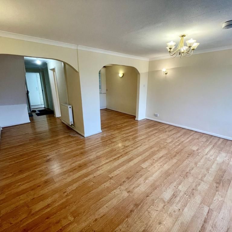 3 bedroom terraced house to rent - Photo 1