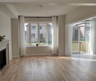 For Lease - 4 Sam Battaglia Crescent, Georgina, Ontario - Photo 2