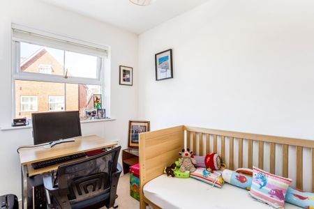 3 bedroom end of terrace house to rent - Photo 5