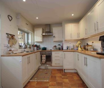2 bedroom terraced house to rent - Photo 4