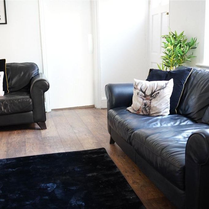 6 bedroom semi-detached house to rent - Photo 1