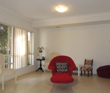 Impressive Large Full Brick Townhouse - Photo 1