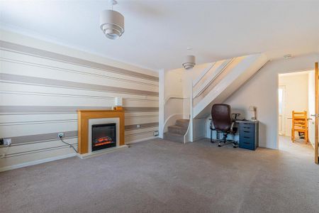 2 bedroom semi-detached house to rent - Photo 3