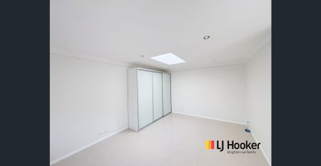 MODERN SPACIOUS STUDIO GRANNY FLAT - CLOSE TO BEACH - Photo 4