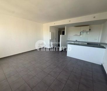 Location Appartement 1 pièce 34m² LES ANGLES 30133 - Photo 2