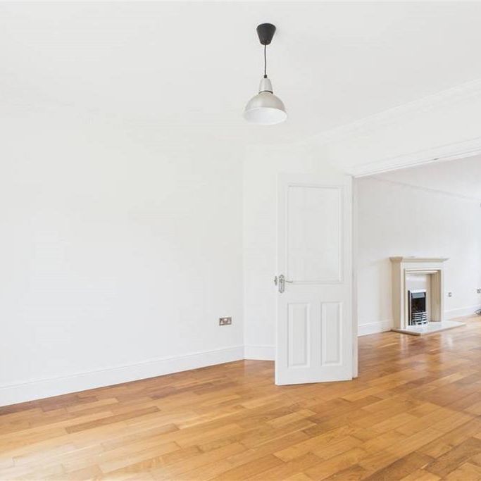 4 bedroom detached house to rent - Photo 1
