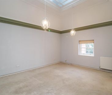 Birdcage Walk, Newmarket - Photo 2