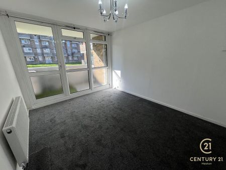 2 bedroom flat to rent - Photo 2