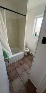 ***$1750 - 1 bedroom apartment -Main Street*** - Photo 4