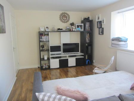 2 bedroom ground floor maisonette to rent - Photo 3