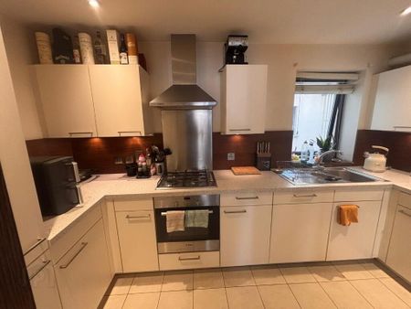 17 Custom House Square, Custom House Reside, Belfast, BT1 3ES - Photo 5