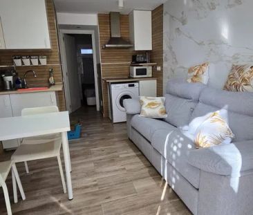 Alquiler de piso en Avenida de los Abedules - Photo 1