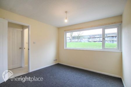 3 bedroom terraced house to rent - Photo 3