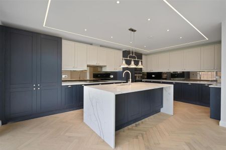 5 bedroom detached house to rent - Photo 2