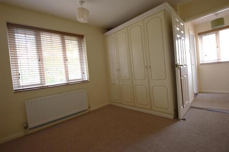 2 bedroom semi-detached house to rent - Photo 4