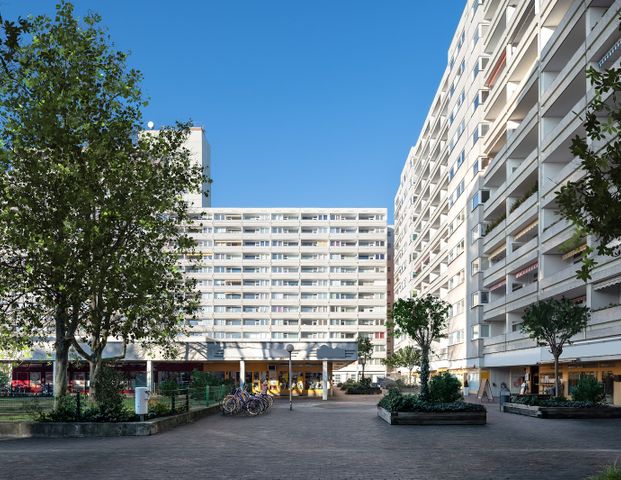 Großzügige 2-Zimmer Wohnung mit Parkettfußboden und Einbauküche! - Photo 1