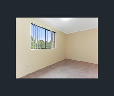 Well Maintained Unit With a North Facing Aspect - Photo 2