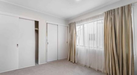 Onehunga 4 bedroom with 2 bathroom - Photo 3