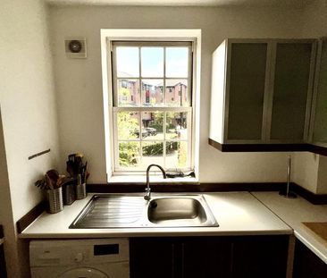 2 bedroom flat to rent - Photo 2