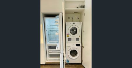 Fully Furnished Two-Bedroom Apartment with Dual Balconies - Photo 4