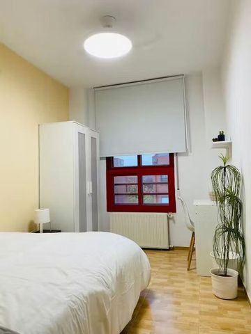 Calle Santanderina, Madrid, Community of Madrid 28053 - Photo 5