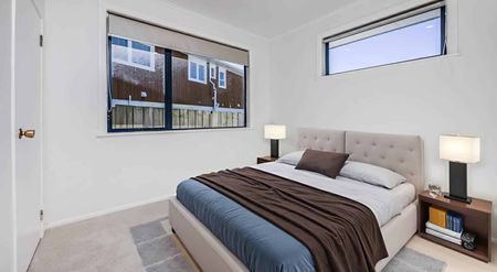 Renovated three bedroom home - Photo 3