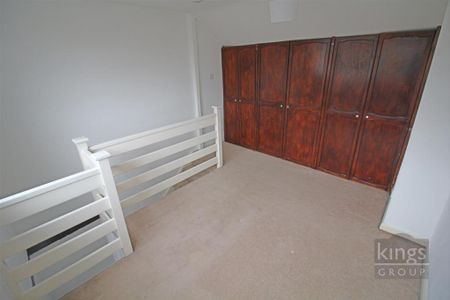 3 bedroom terraced house to rent - Photo 5