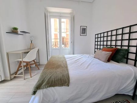 Calle del Divino Pastor, Madrid, Community of Madrid 28004 - Photo 4