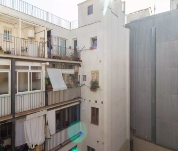 Room in a shared 5-bedroom apartment for rent in El Gotic. - Foto 4