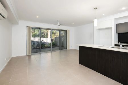 Cosy Townhouse in North Lakes - Photo 3