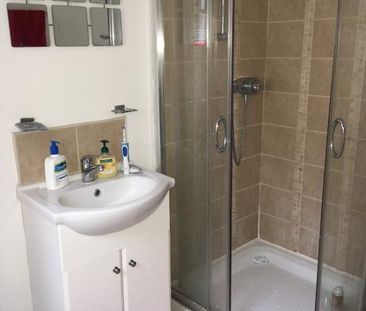 Flat 2-35 Ashley Avenue, Belfast, BT9 7BT - Photo 4