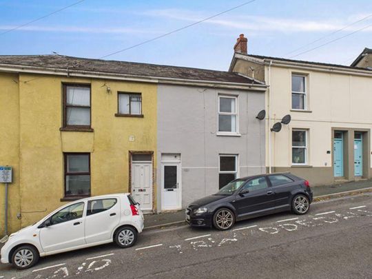 2 bedroom terraced house to rent - Photo 1
